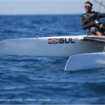 Jean-Louis Lecoq sur A13 Un catamaran de classe A lors d'une régate.